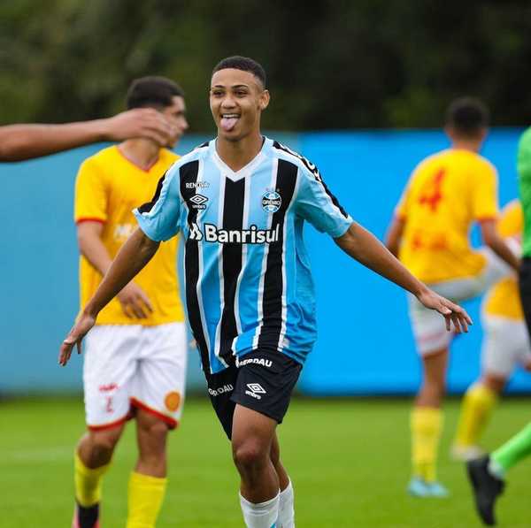 Joia 2024: jovem do Grêmio quase desiste após morte da mãe, mas reforça sonho: Jogo por ela