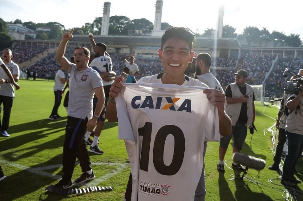 Fabrício Oya após conquista da Copa São Paulo de Futebol Júnior pelo Corinthians — Foto: Redes sociais