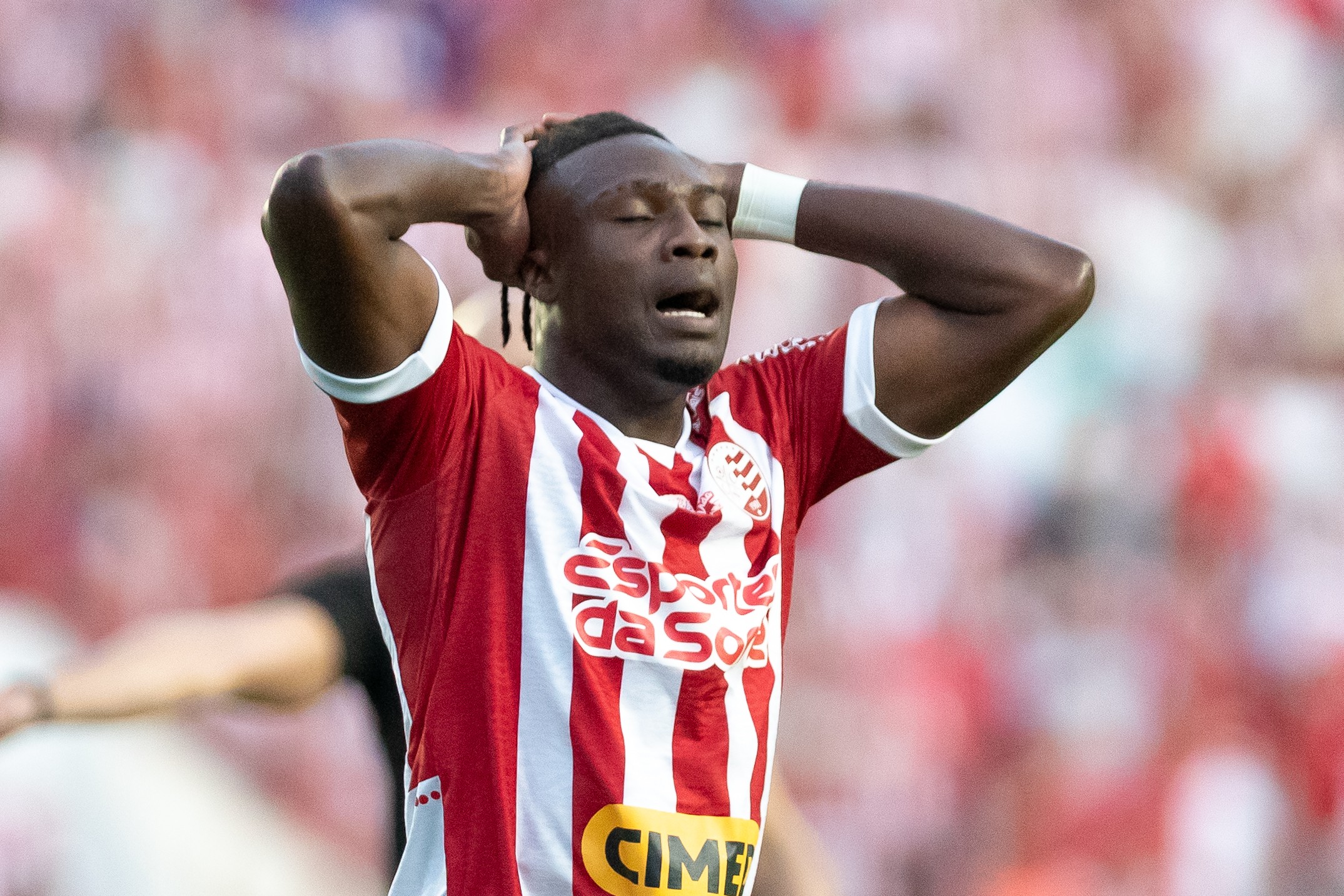 Criciúma rescinde contrato com atacante que vai para a Indonésia