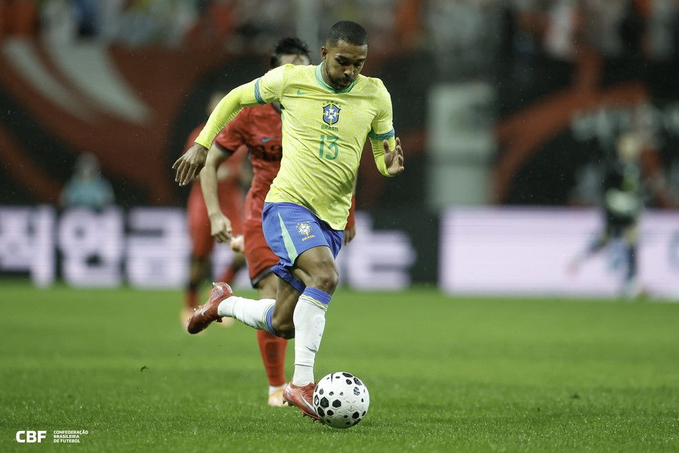 Paulo Henrique em ação pelo Brasil.