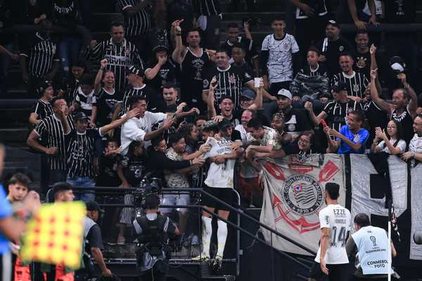 Corinthians registra menor público do ano na Arena durante vitória sobre Nacional-PAR