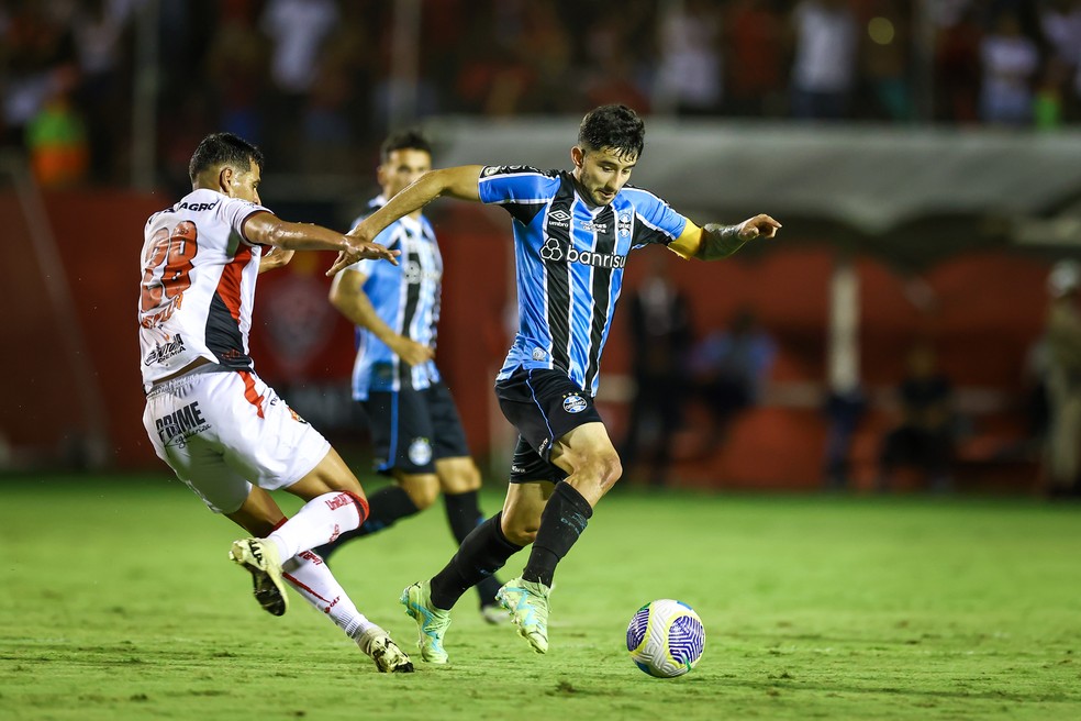 Villasanti no empate do Grêmio com o Vitória, no Brasileirão — Foto: Lucas Uebel/Grêmio FBPA