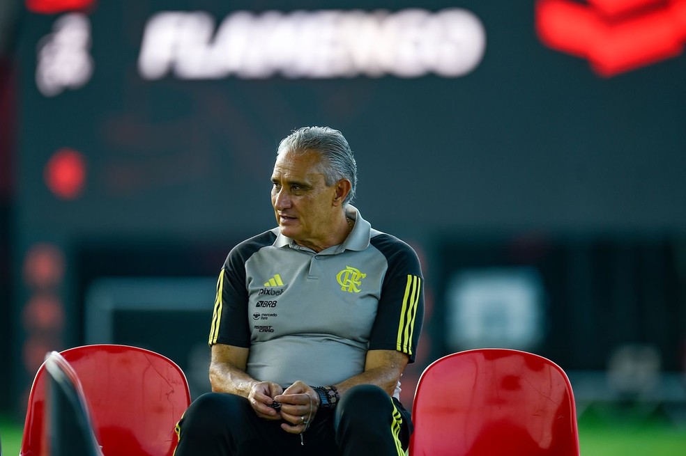Tite em treino do Flamengo  Foto: Marcelo Cortes / CRF