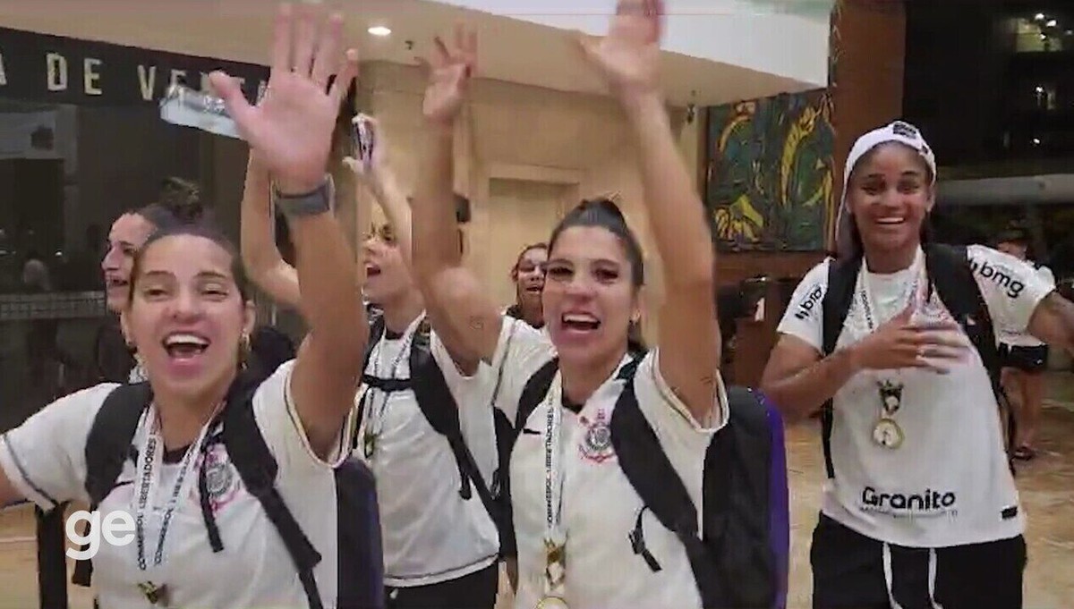 Torcedores mogianos aproveitam jogos do Corinthians Feminino no Nogueirão