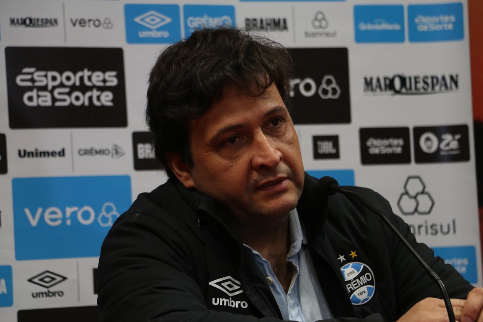 Alberto Guerra, presidente do Grêmio, em entrevista coletiva no Beira-Rio — Foto: João Victor Teixeira