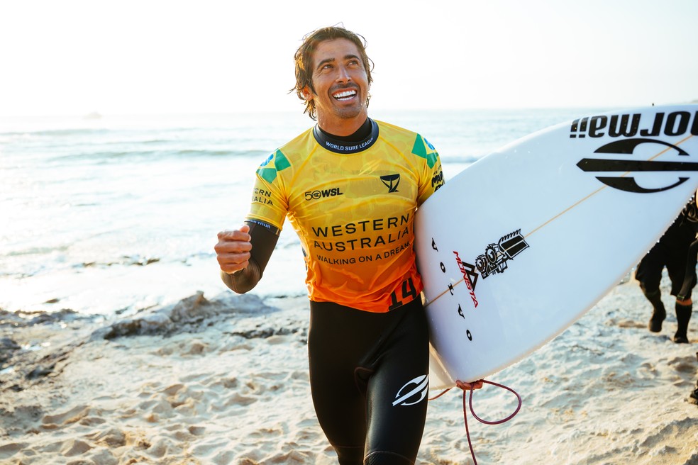 Miguel Pupo com a lycra amarela em Margaret River (AUS) — Foto: WSL