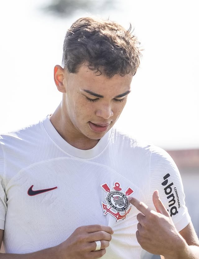 Miguel Moscardo chega a 100 gols em três anos na base do Corinthians