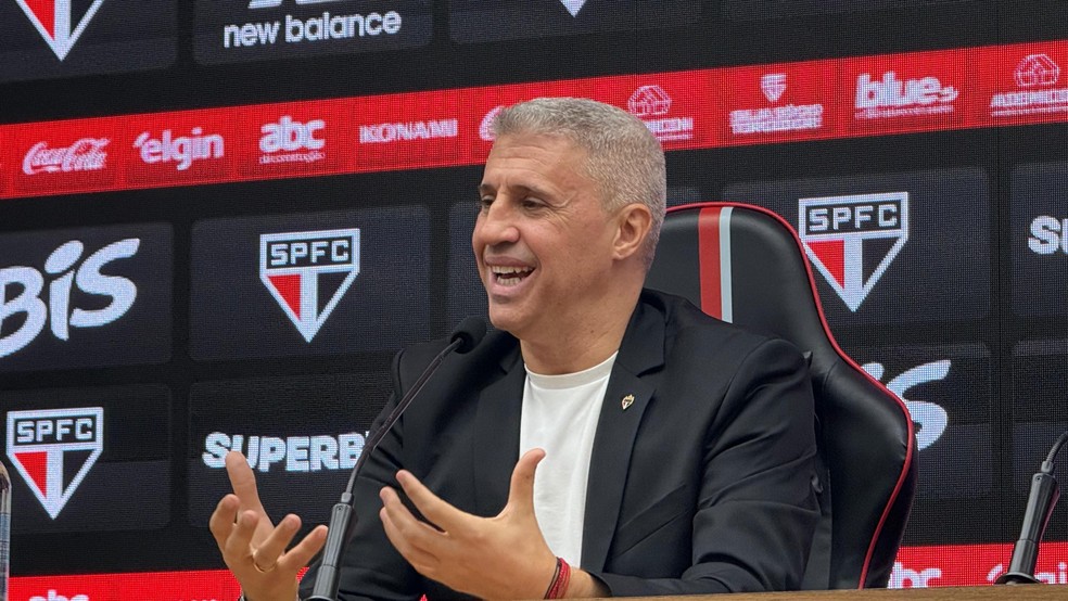 Hernán Crespo é apresentado pelo São Paulo — Foto: Marcelo Braga