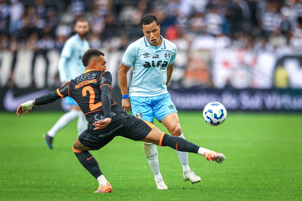Marlon em campo em Corinthians x Grêmio no domingo — Foto: Lucas Uebel / Grêmio / Divulgação