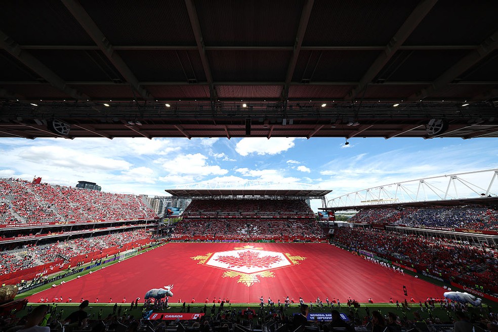 Show de abertura da Copa do Mundo com Alessia Cara e público em Toronto