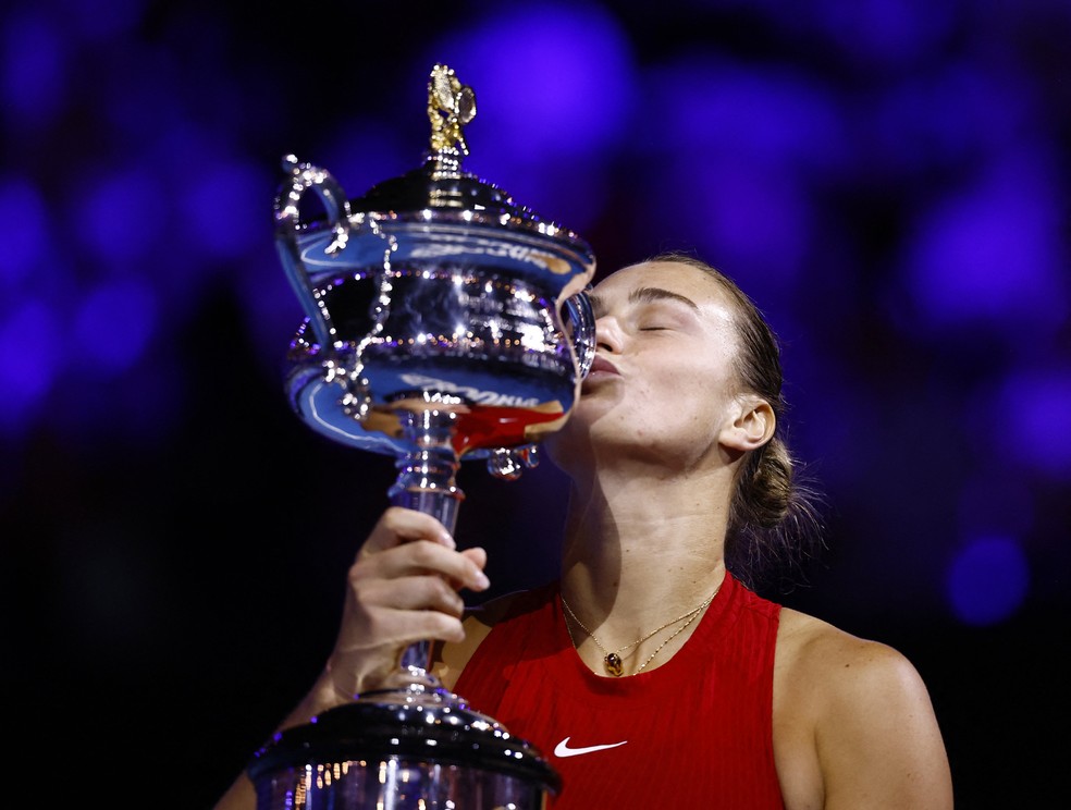 Sabalenka comemora título do Australian Open 2024 — Foto: REUTERS/Issei Kato
