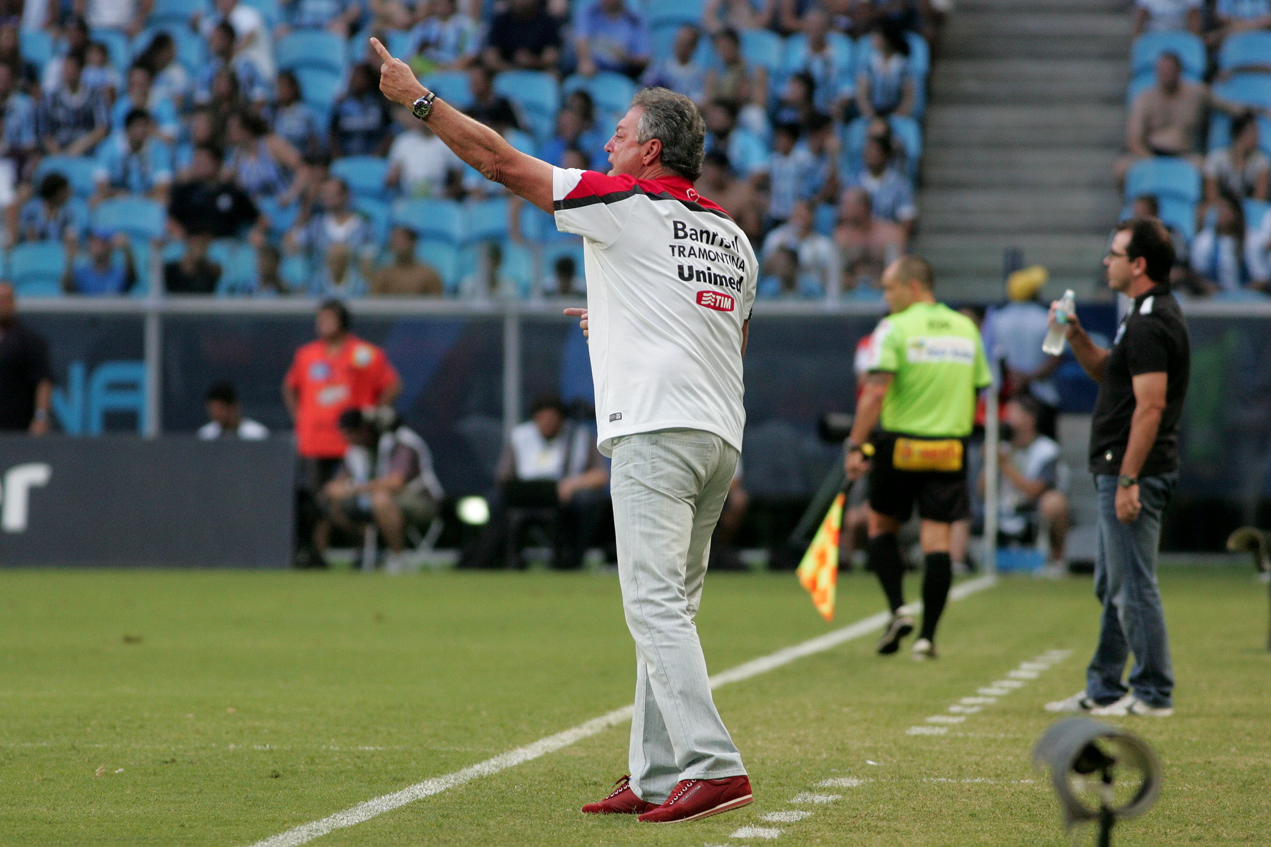 Grêmio e Inter estreiam temporada com novos técnicos pela primeira vez em 12 anos