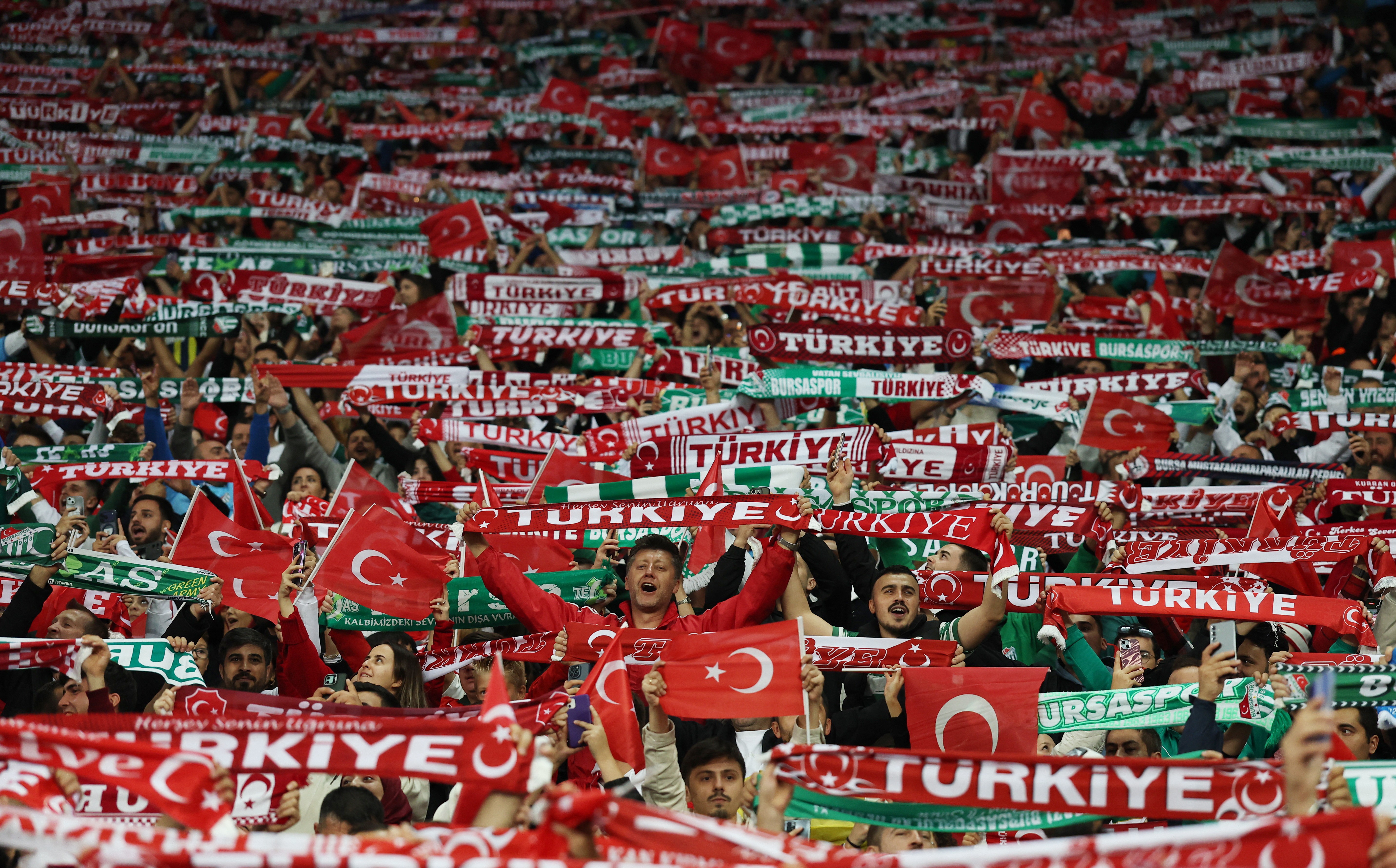 Escândalo de apostas na Turquia leva à suspensão de 448 dirigentes do futebol