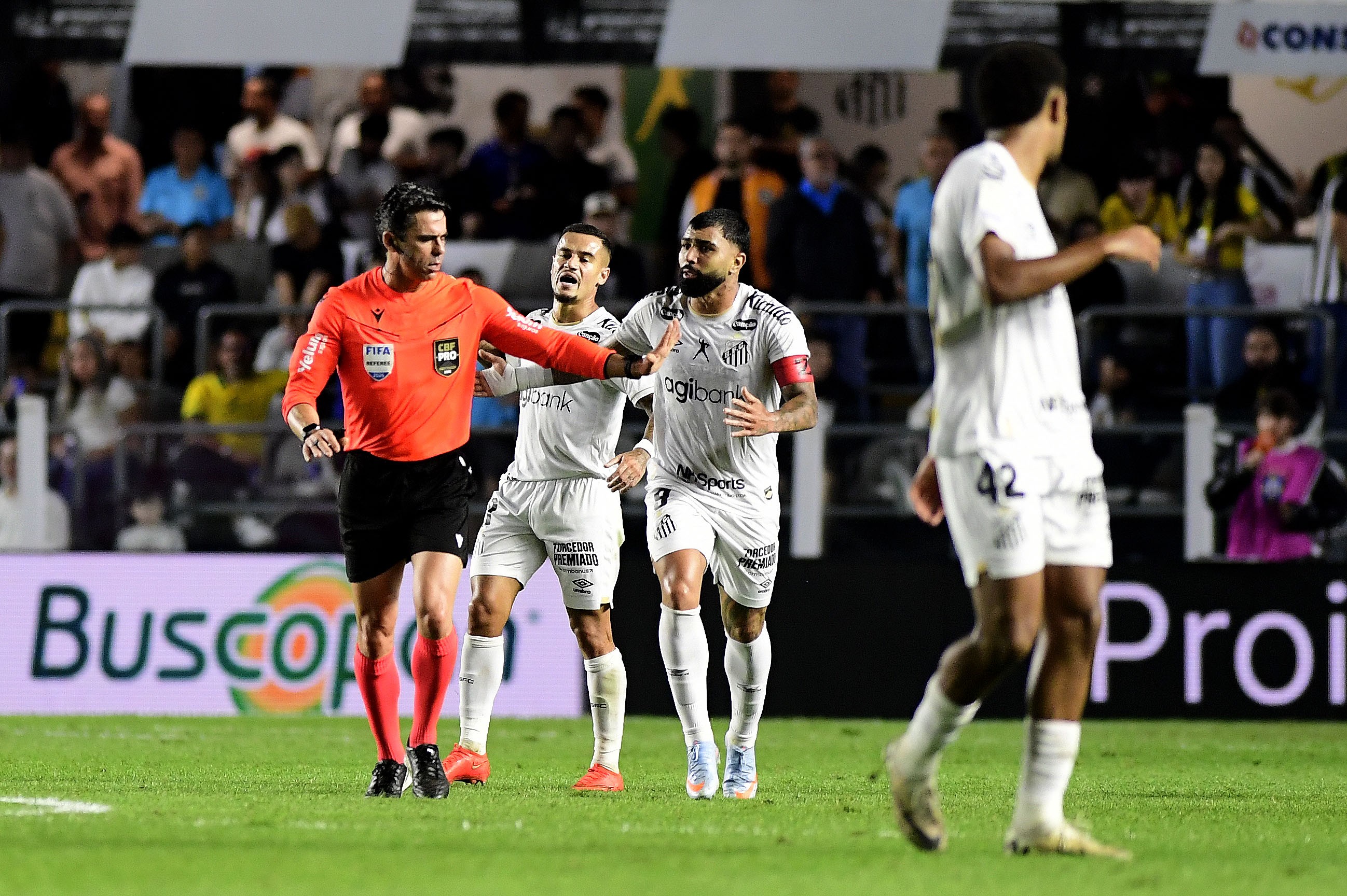 novo tropeço em casa deixa "missão Libertadores" mais distante para o Santos — Análise