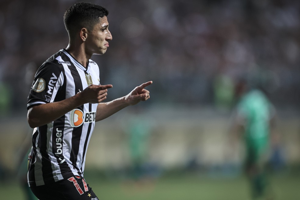 Vasco negocia com zagueiro campeão brasileiro pelo Atlético em 2021 -  FalaGalo