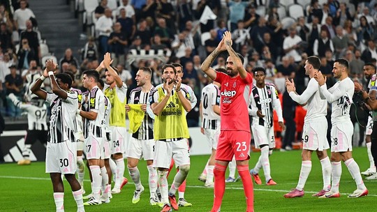 Em clássico com sete gols, Juventus vence Inter de Milão e segue líder  - Equipes fazem partida equilibrada, com viradas, e gol da vitória da Juve acontece nos acréscimos da etapa final