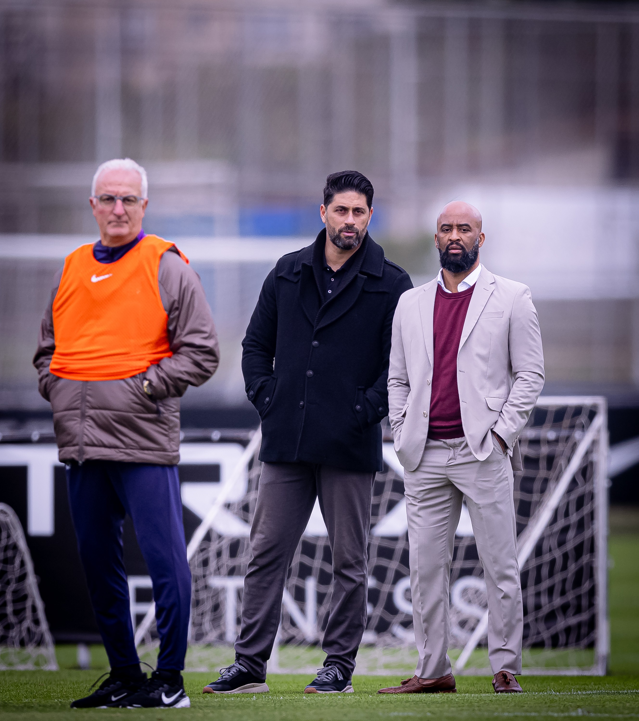 Saídas de jogadores dão fôlego ao Corinthians na busca por reforços, e clube mira novas transferências