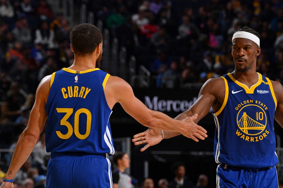 Curry responde provocação de astro do Mavericks com 