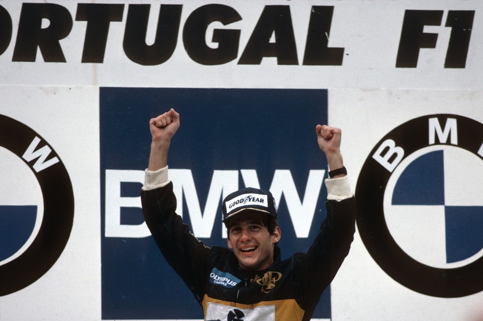 Ayrton Senna venceu sua primeira corrida no GP de Portugal de 1985 — Foto: Paul-Henri Cahier/Getty Images