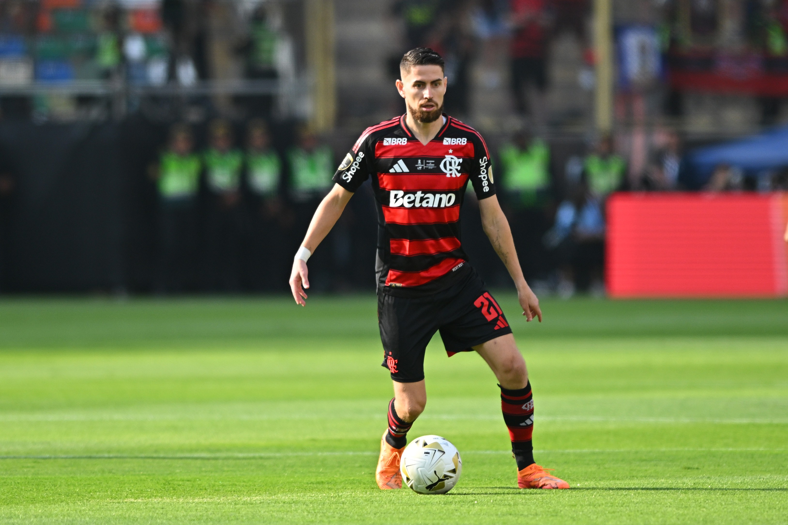 Jorginho se junta a elite do futebol ao conquistar Champions e Libertadores com Flamengo