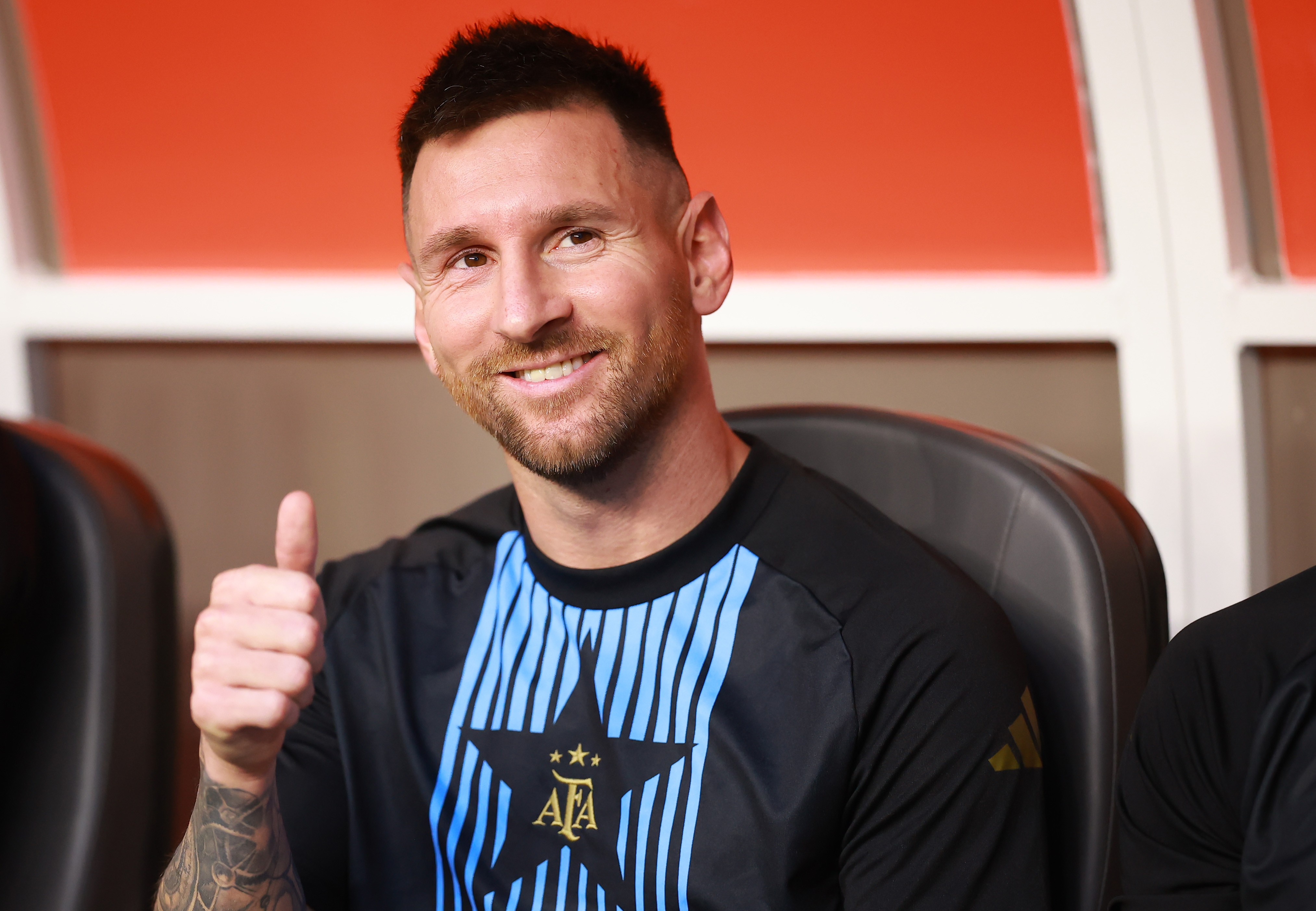 Técnico da Argentina vai esperar treino para definir presença de Messi contra o Equador