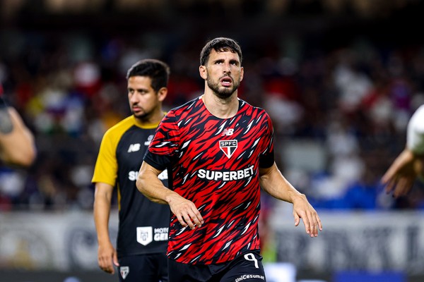 SAÍDAS SEM CUSTOS?? São Paulo pode ter 7 jogadores livres para pré-contrato neste ano