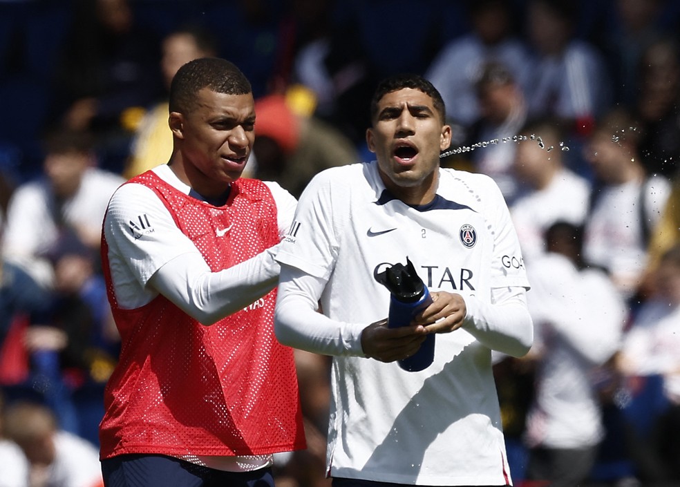 Mbappé Hakimi PSG treino aberto — Foto: Reuters