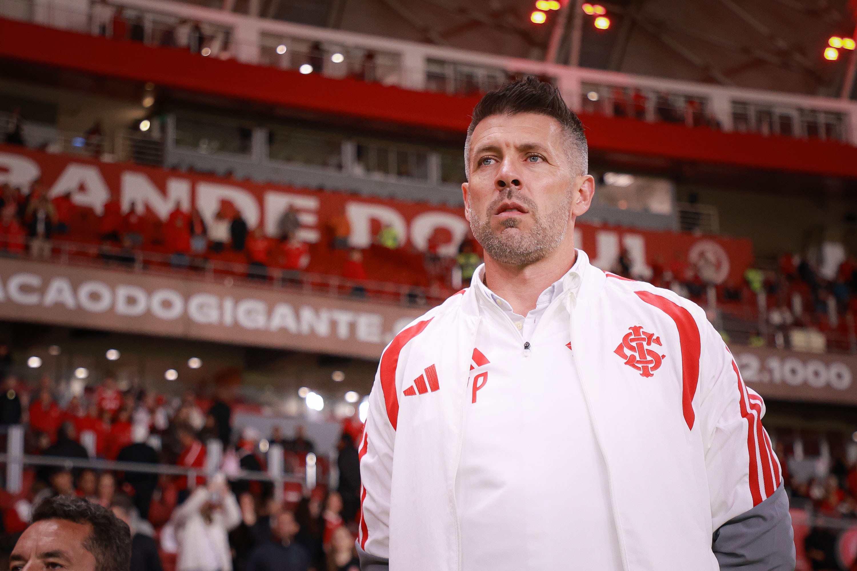 Pezzolano valoriza atuação do Inter e resgate da força do Beira-Rio: "Adversários nos respeitam"
