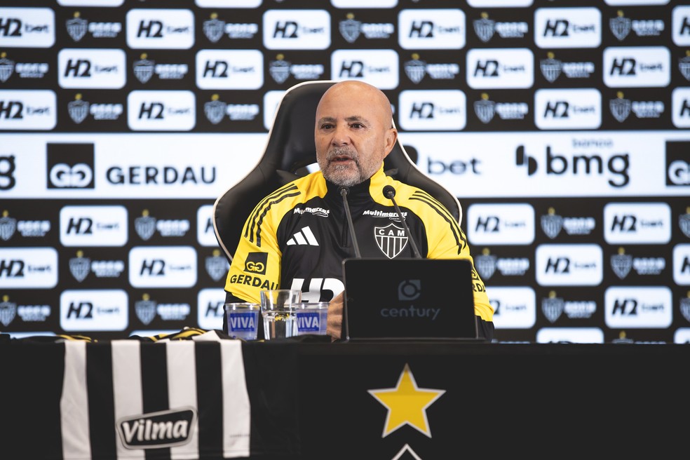 Apresentado no Atlético-MG, Sampaoli espera "mudar realidade" do Galo para o clássico
