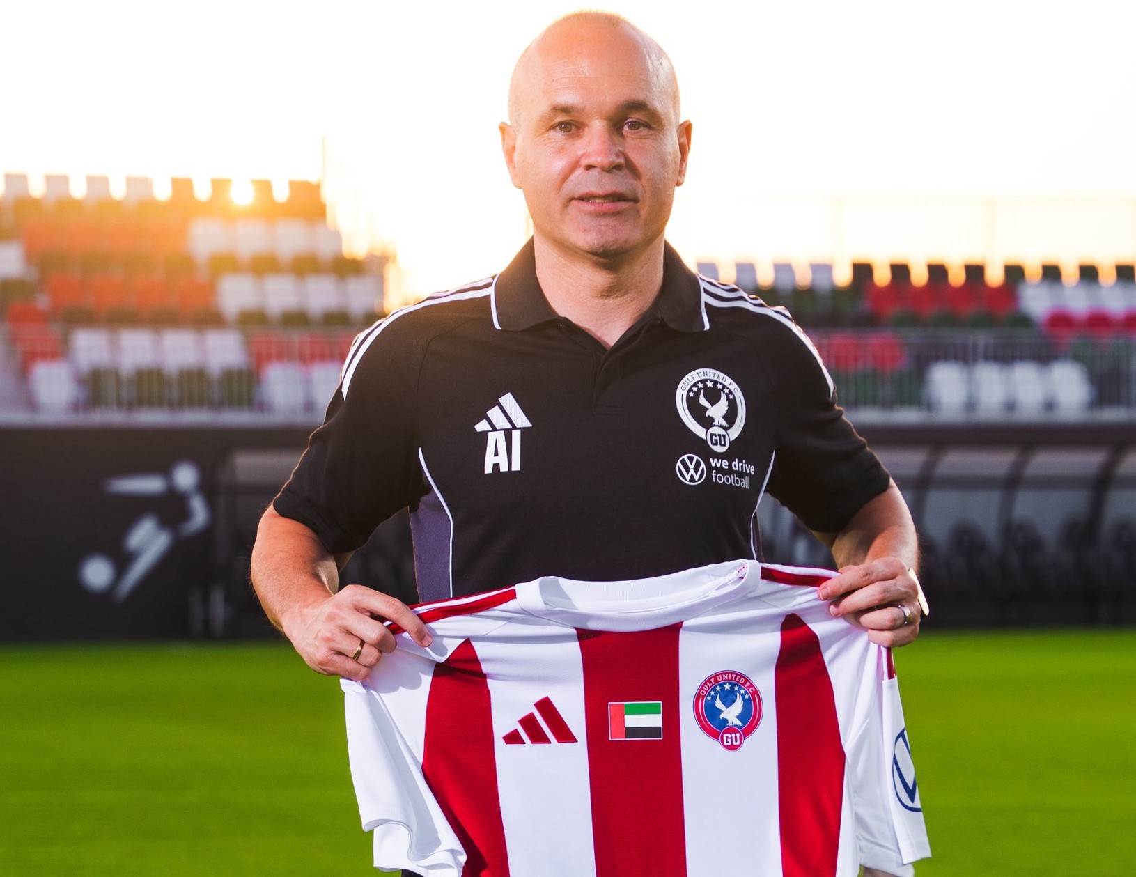 Ídolo do Barcelona, Iniesta começa carreira de treinador | Ge