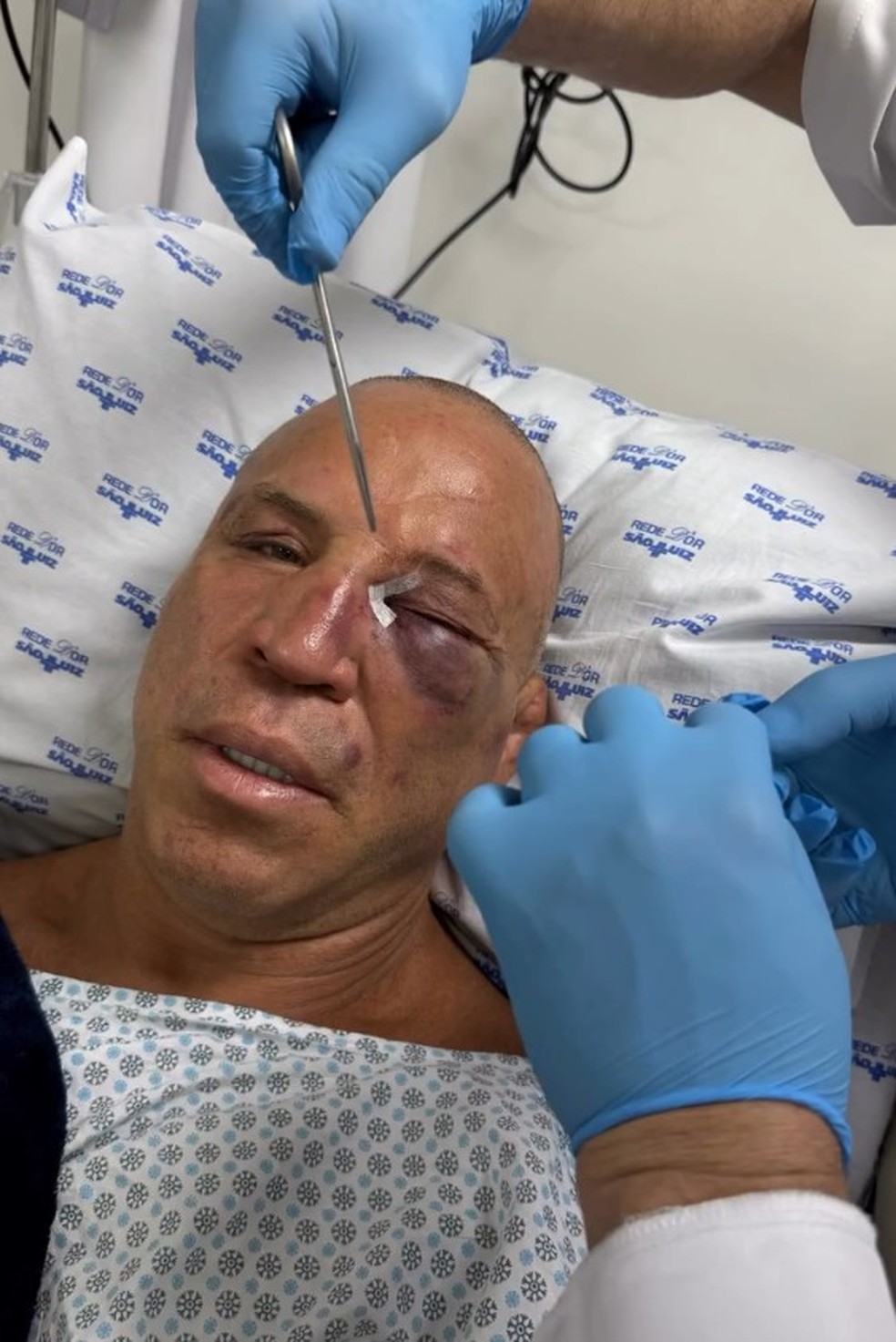 Wanderlei Silva é atendido em hospital — Foto: Reprodução rede social