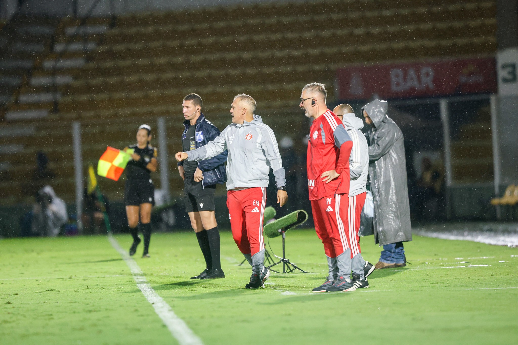 Melhor do ano? Inter abre semana com missão de remontar o time e secar o Corinthians