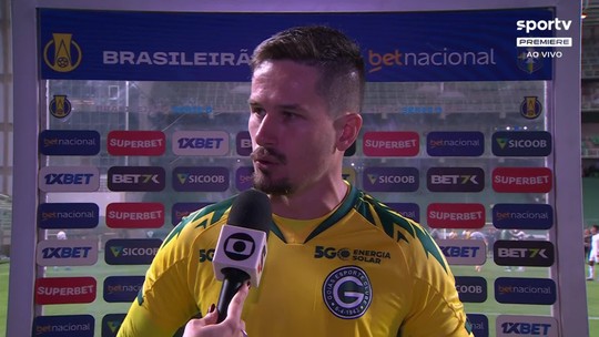 Revoltado, Tadeu dispara contra árbitro que anulou gol do Goiás: "Esse rapaz é reincidente" - Programa: ge.globo 