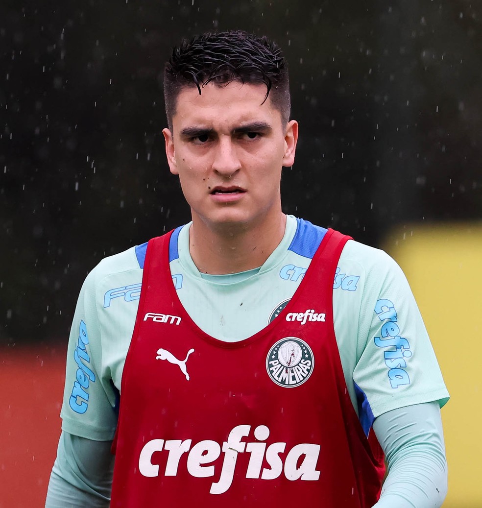 Atuesta está sem jogar desde março após romper ligamento do joelho — Foto: Cesar Greco / Palmeiras