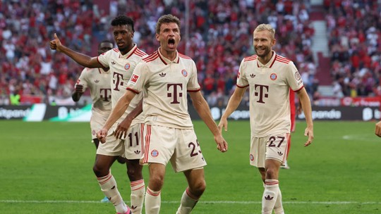 Müller bate recorde de jogos pelo Bayern e marca em vitória sobre o Freiburg