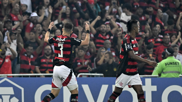 Léo Ortiz gol e levanta torcida em Flamengo x LDU