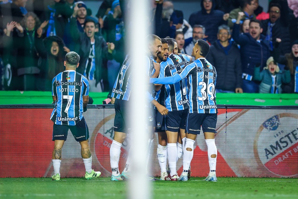 Grêmio venceu o Fluminense em despedida do Couto Pereira — Foto: Lucas Uebel/Grêmio