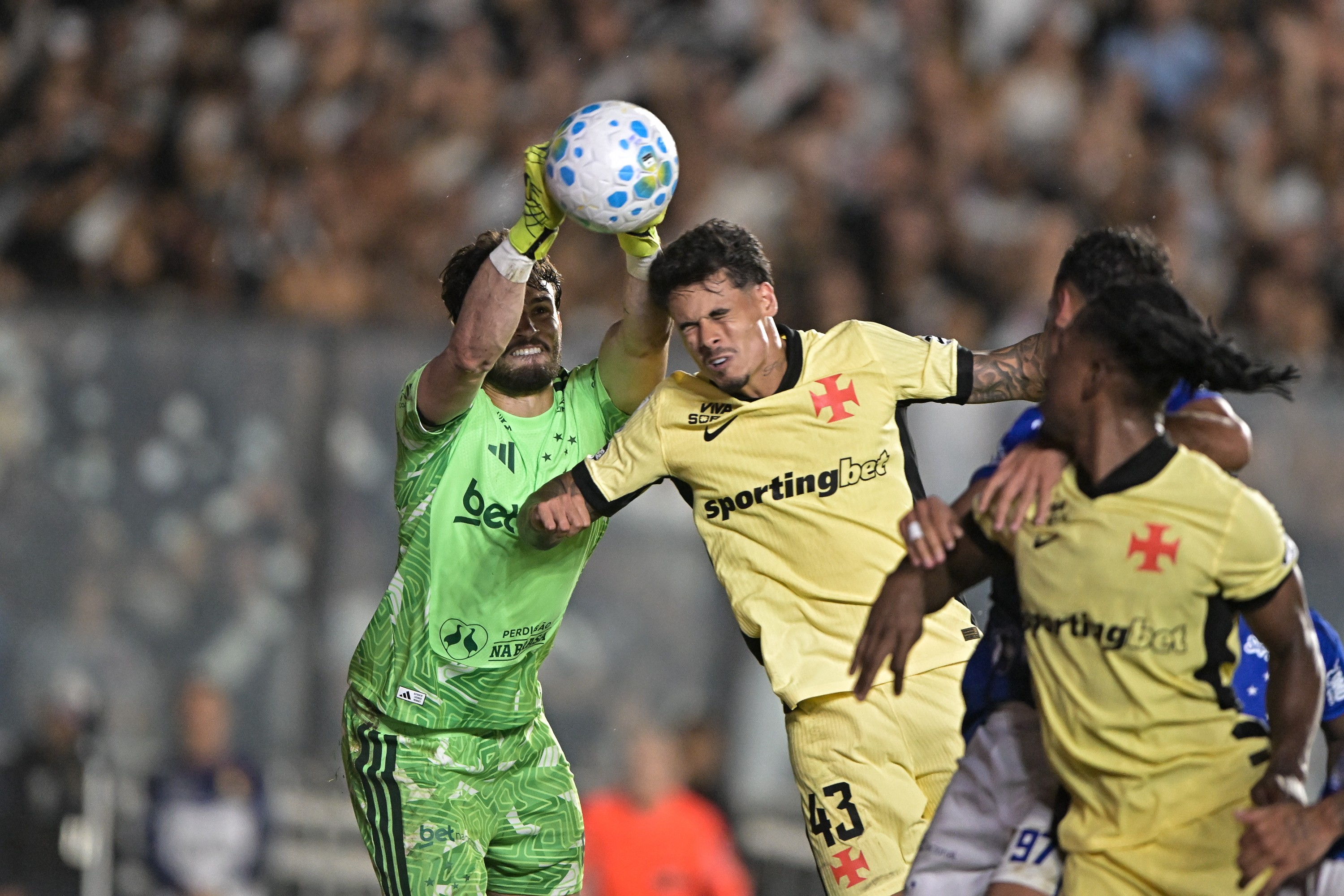 Atuações do Cruzeiro: Otávio se salva e evita goleada em noite apática de reservas; dê as notas