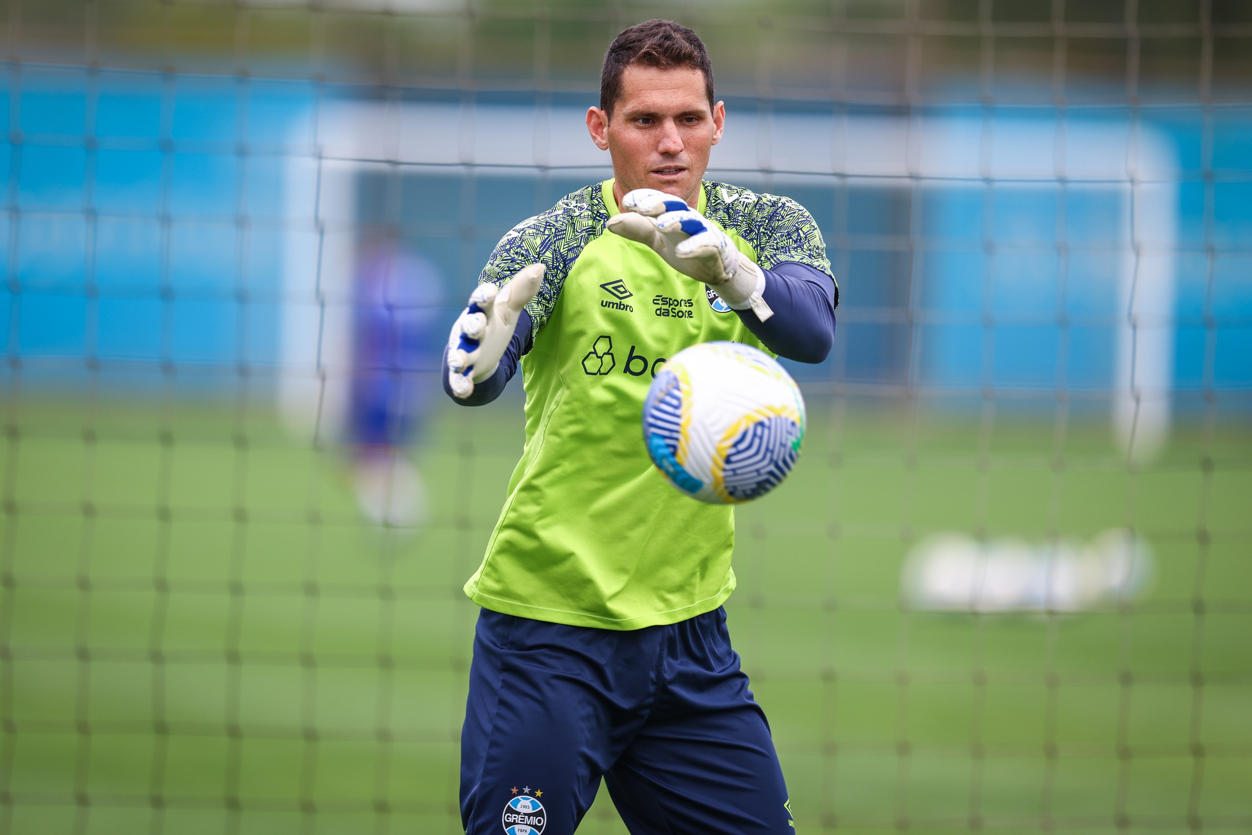Cruzeiro negocia rescisão com Rafael Cabral