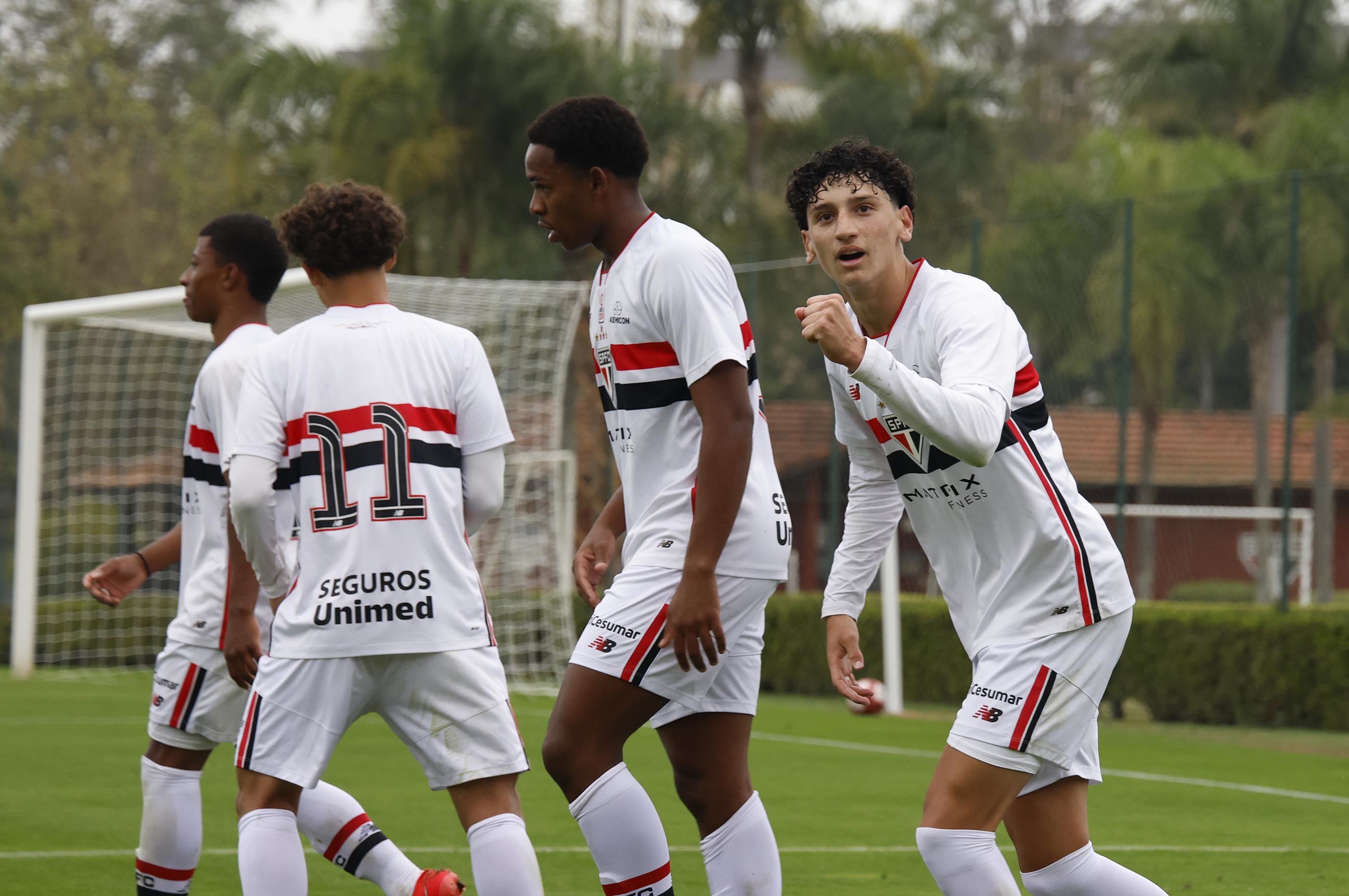 São Paulo goleia e encerra preparação para torneio sub-17 na Espanha; veja os destaques