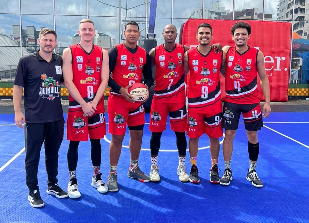 Convidada para torneio de basquete na Itália, equipe de SC faz campanha  para viabilizar viagem, basquete