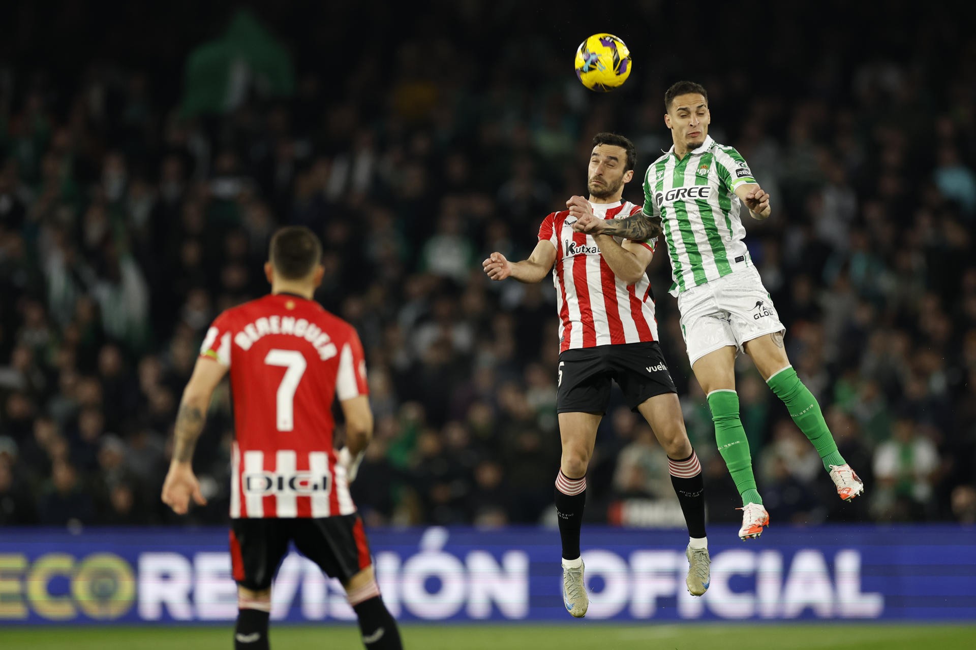 Betis empata com Athletic Bilbao na estreia de Antony