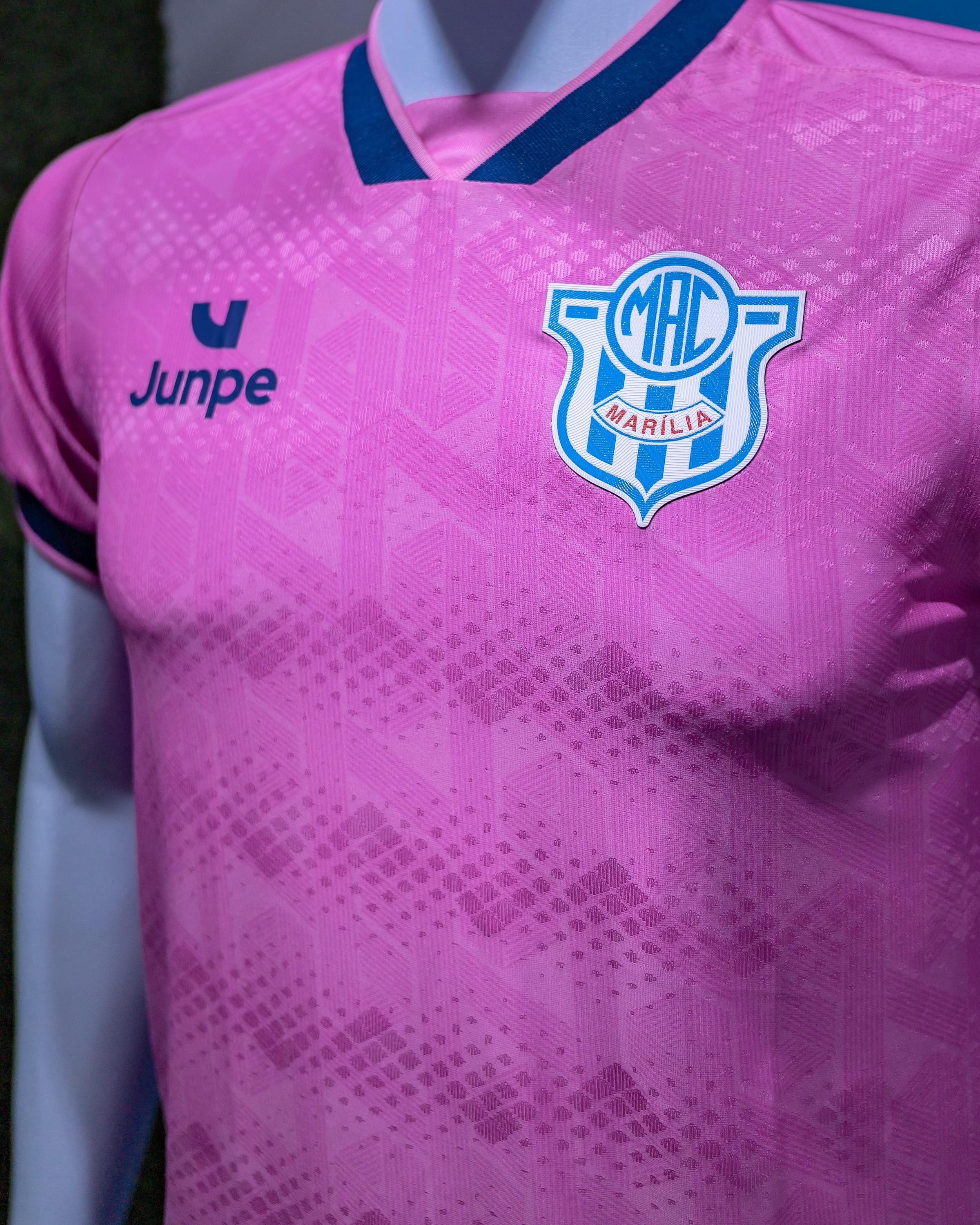 Marília lança uniforme especial para o Outubro Rosa; veja fotos
