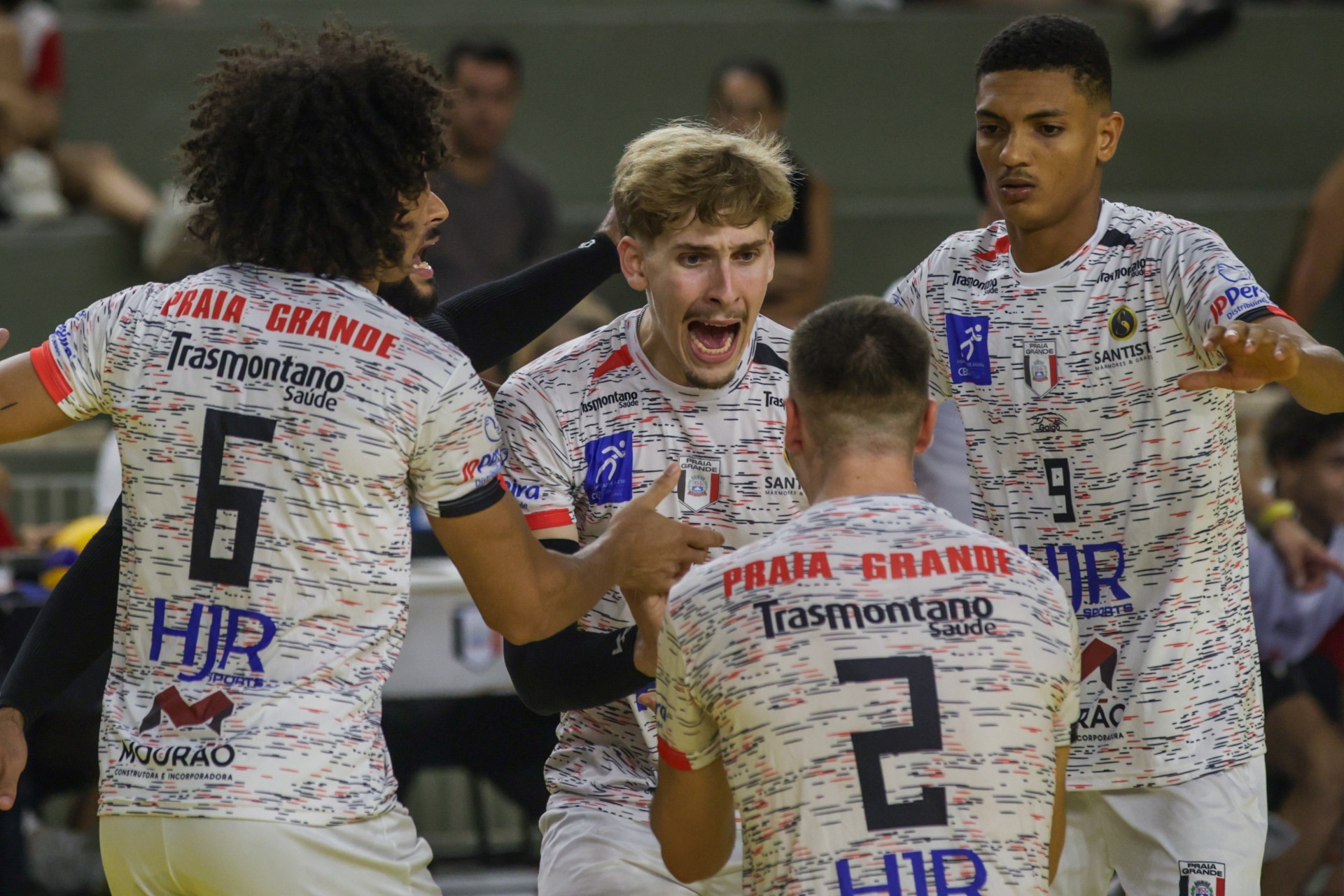 Praia Grande busca vitória crucial na Superliga B com reforço gringo