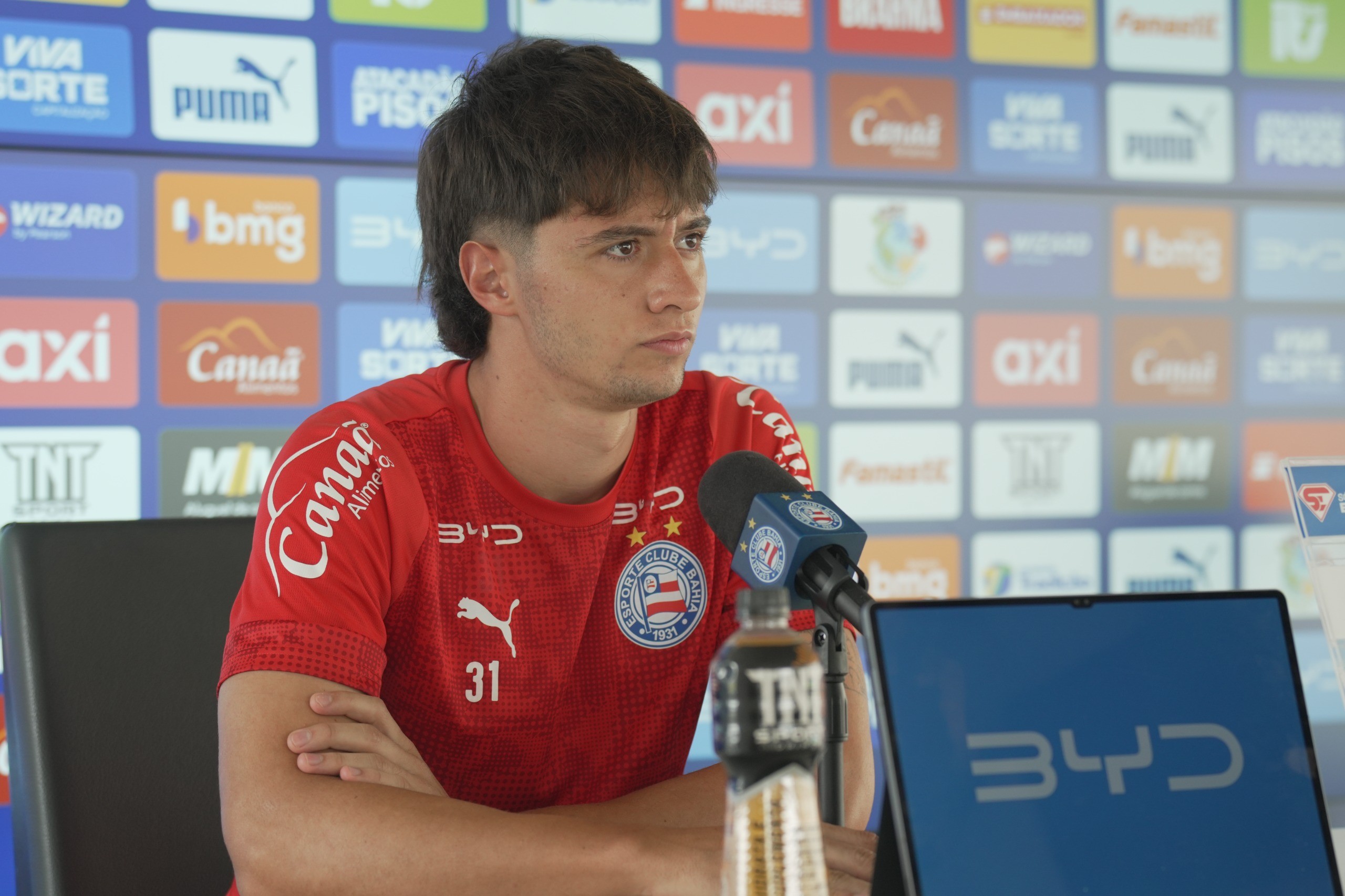 Em destaque: Roman Gomez, do Bahia, sai em defesa de Rodrigo Nestor depois de discussão com Neymar