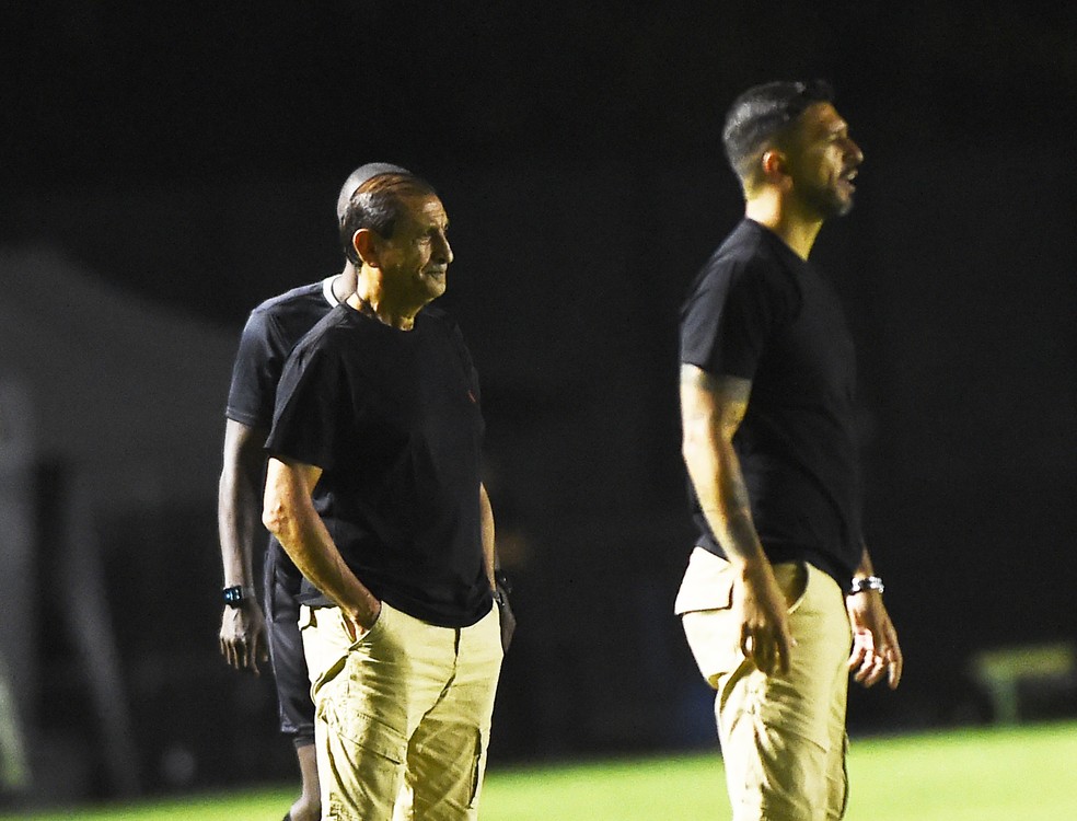 Ramón Díaz e Emiliano Días, Vasco x Madureira — Foto: André Durão