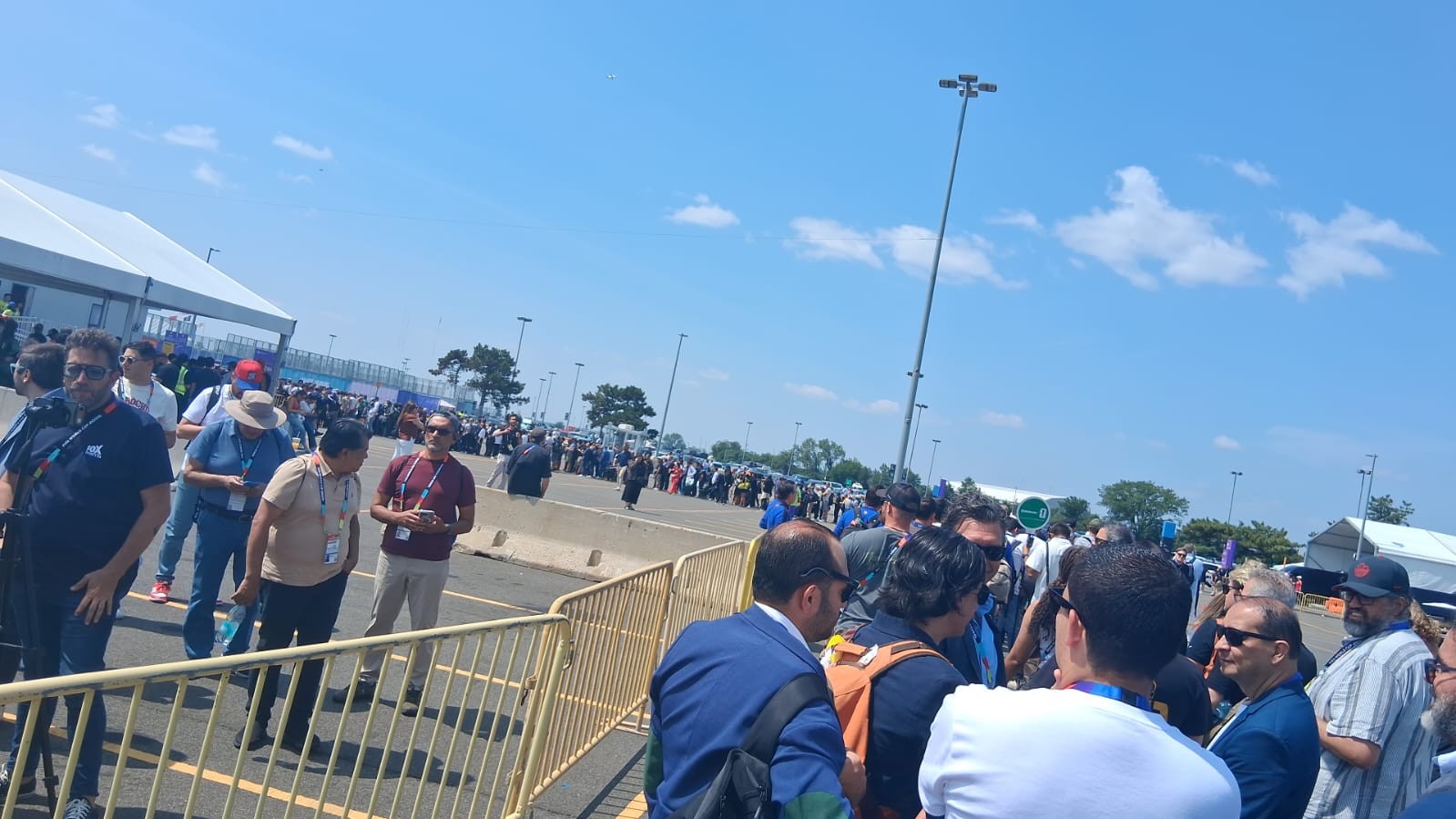 Forte esquema de segurança gera horas de fila para a imprensa na final da Copa