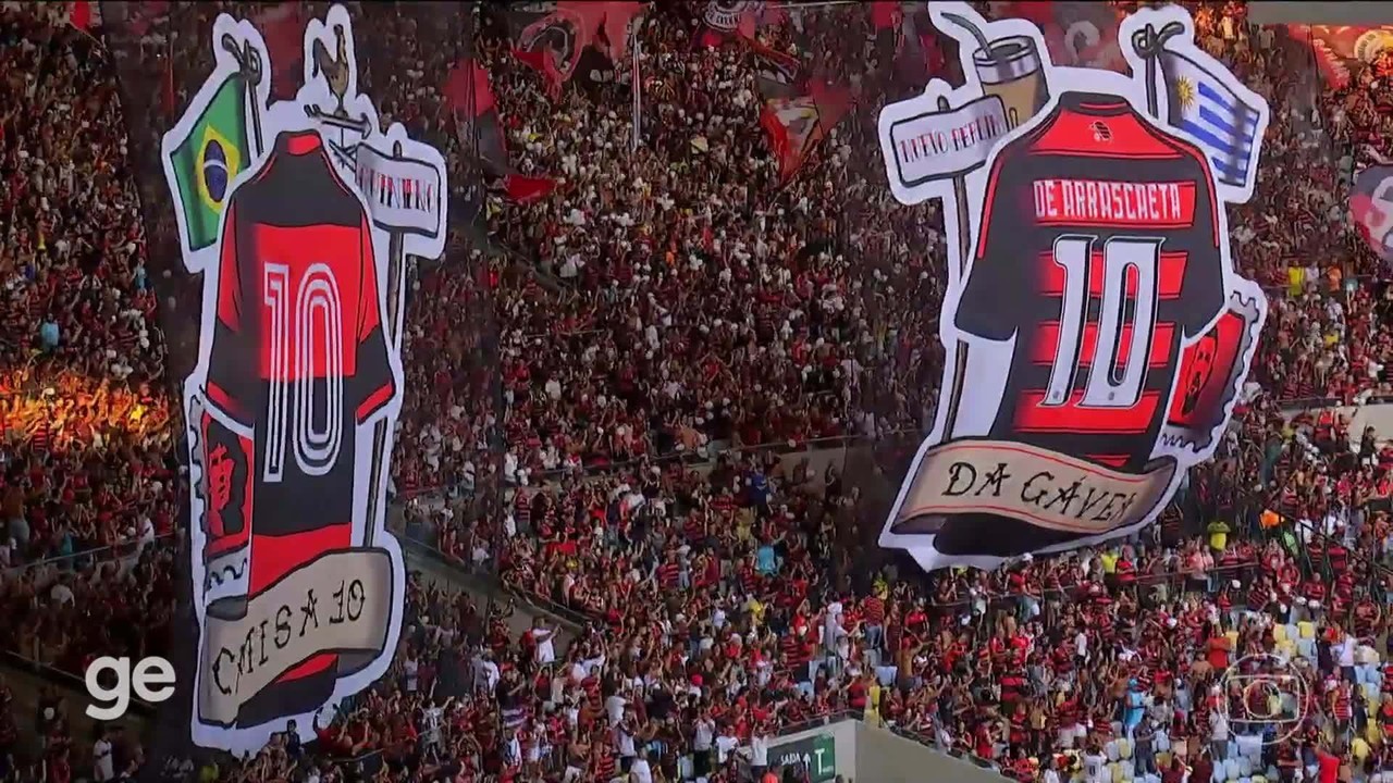 Arrascaeta eterniza número 10 em tatuagem durante semana de homenagens no Flamengo