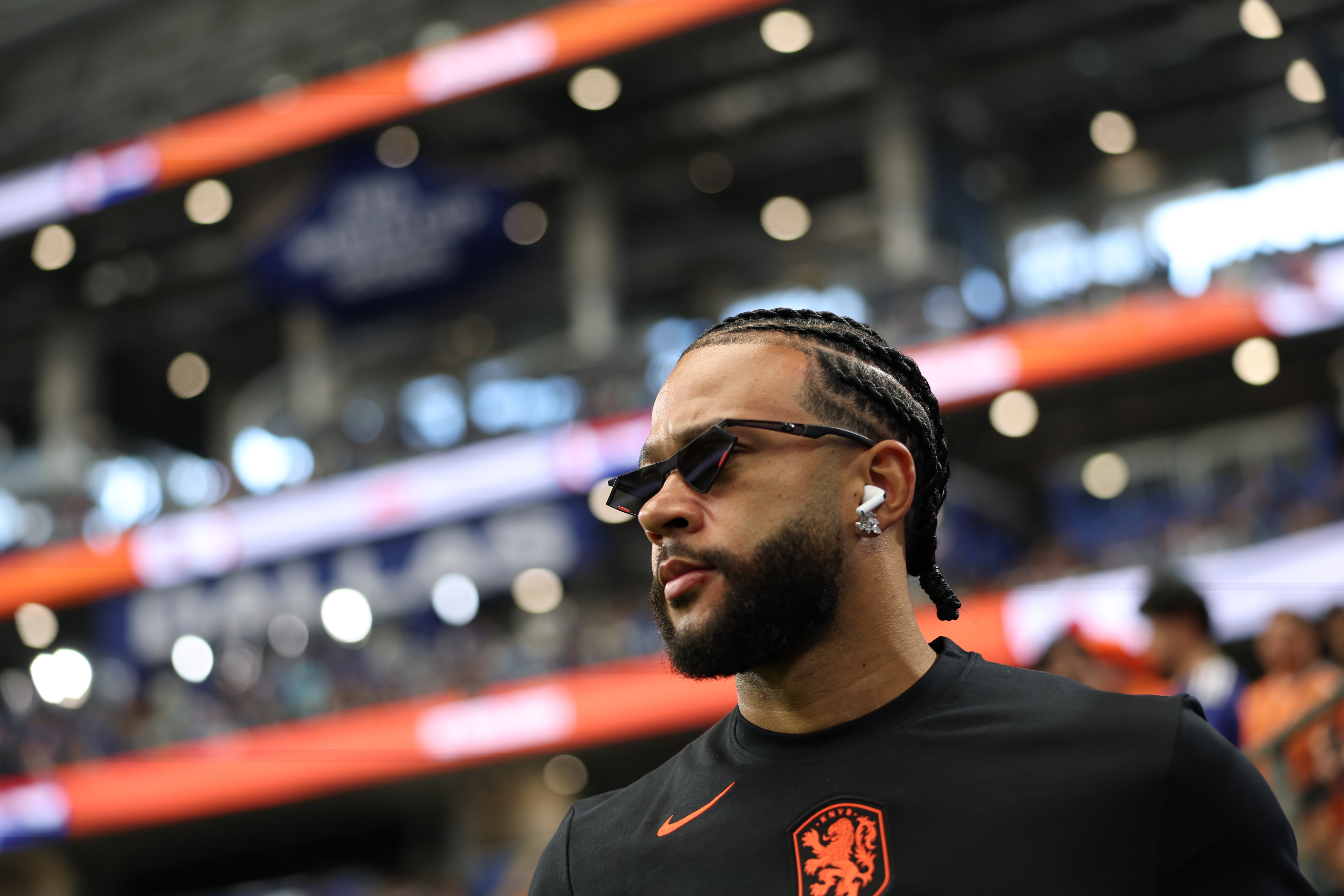 Memphis Depay recomeça sua preparação com ajuda de ex-Corinthians