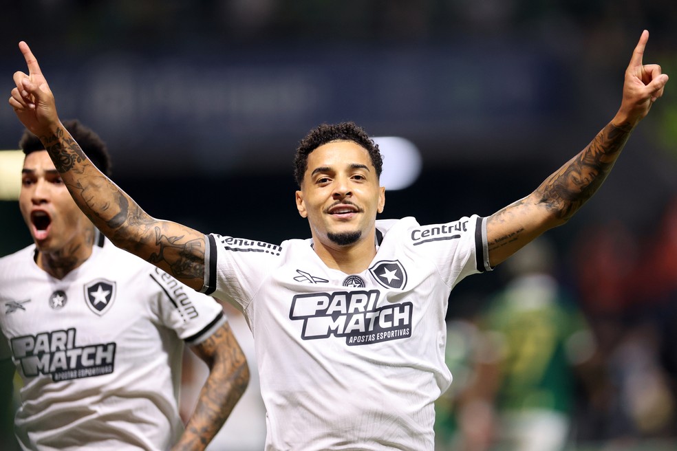 Gregore comemora gol em Palmeiras x Botafogo — Foto: Vitor Silva/Botafogo